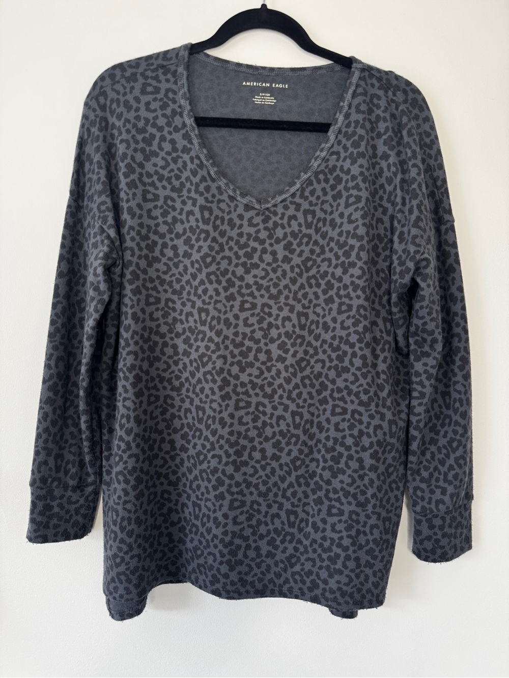 American Eagle AE Soft & Sexy  Plush Sweater Gray Leopard Long-Sleeve V-Neck S
